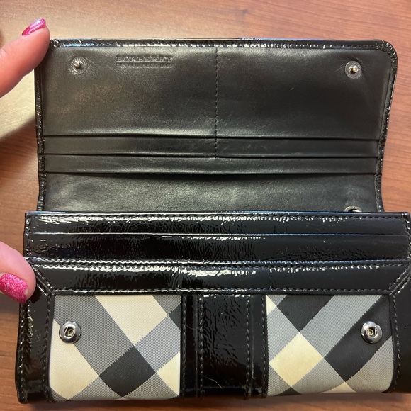 Burberry Nova Check Wallet - Picture 4 of 6